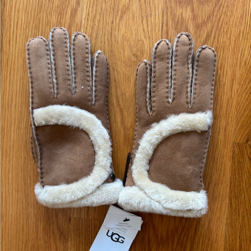 UGG Sheepskin Gloves - Chestnut